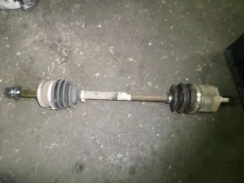 Ημιαξόνιο Εμπρός Αριστερό Με ABS για HYUNDAI i30 (2007 - 2012) Ημιαξόνιο Εμπρός Αριστερό Με ABS για HYUNDAI i30 (2007 - 2012)