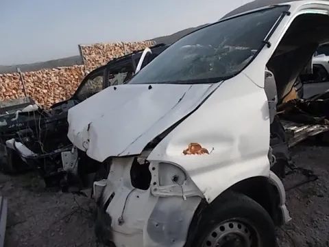 Τροπέτο Αμάξι κομπλέ Δεν Έχει Μηχανή Και Σασμάν για TOYOTA HI-ACE (1996 - 2006) (XH10) *Δ* -  Τροπέτο Αμάξι κομπλέ Δεν Έχει Μηχανή Και Σασμάν για TOYOTA HI-ACE (1996 - 2006) (XH10) *Δ* -