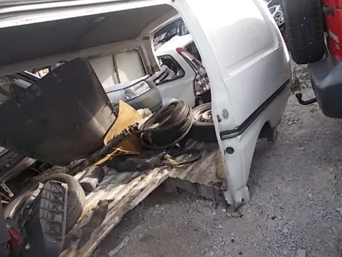 Τροπέτο Αμάξι κομπλέ Δεν Έχει Μηχανή Και Σασμάν για TOYOTA HI-ACE (1996 - 2006) (XH10) *Δ* -  Τροπέτο Αμάξι κομπλέ Δεν Έχει Μηχανή Και Σασμάν για TOYOTA HI-ACE (1996 - 2006) (XH10) *Δ* -