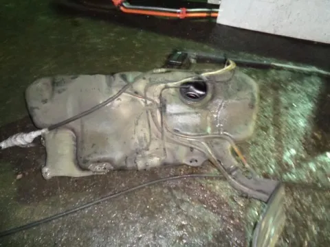 Δεξαμενή Καυσίμου (Ρεζερβουάρ) για VW POLO (1994 - 1999) (6N1) *Δ* *128111* Δεξαμενή Καυσίμου (Ρεζερβουάρ) για VW POLO (1994 - 1999) (6N1) *Δ* *128111*