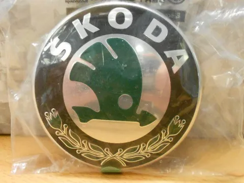 Σημα Μάσκας Εμπρός για SKODA OCTAVIA (1997 - 2000) 4 , (2000 - 2004) 4 , FABIA (2000 - 2004) Ημιτασιόν Σημα Μάσκας Εμπρός για SKODA OCTAVIA (1997 - 2000) 4 , (2000 - 2004) 4 , FABIA (2000 - 2004) Ημιτασιόν