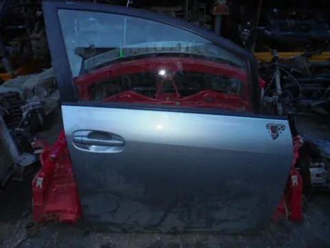 Πόρτα Εμπρός Δεξιά για TOYOTA VERSO (2009 - ) Πόρτα Εμπρός Δεξιά για TOYOTA VERSO (2009 - )