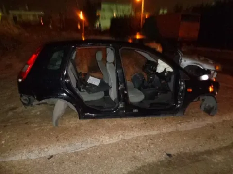 Τροπέτο Πίσω Χωρίς Άξονα Με Θόλουs Και Σασί για FORD FIESTA (2002 - 2005) Mk5a (JH) Ηatchback - 5dr , (2006 - 2008) Mk5b *Δ* -  Τροπέτο Πίσω Χωρίς Άξονα Με Θόλουs Και Σασί για FORD FIESTA (2002 - 2005) Mk5a (JH) Ηatchback - 5dr , (2006 - 2008) Mk5b *Δ* -