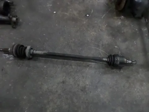 Ημιαξόνιο Εμπρός Δεξί Με ABS για HYUNDAI COUPE (1997- 1999) (RD) Ημιαξόνιο Εμπρός Δεξί Με ABS για HYUNDAI COUPE (1997- 1999) (RD)