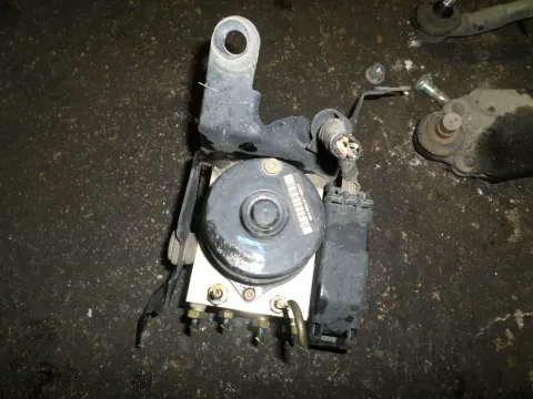 Μονάδα ABS Με Κωδικό 25612M110CD για FORD FIESTA (2002 - 2005) Mk5a Μονάδα ABS Με Κωδικό 25612M110CD για FORD FIESTA (2002 - 2005) Mk5a