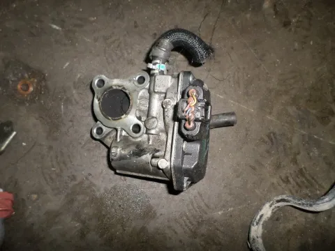 Σώμα Πεταλούδας (25800-33011) για TOYOTA YARIS (2012 - ) Σώμα Πεταλούδας (25800-33011) για TOYOTA YARIS (2012 - )