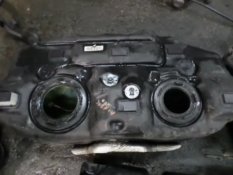 Δεξαμενή Καυσίμου (Ρεζερβουάρ) για JEEP GRAND CHEROKEE (2014 - ) *Δ* *128111* Δεξαμενή Καυσίμου (Ρεζερβουάρ) για JEEP GRAND CHEROKEE (2014 - ) *Δ* *128111*