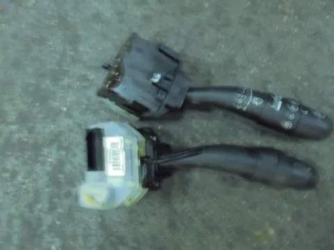 Διακόπτης Φώτων-Φλάς για HYUNDAI i30 (2007 - 2012) , KIA CEED (2007 - 2009) (ED) Διακόπτης Φώτων-Φλάς για HYUNDAI i30 (2007 - 2012) , KIA CEED (2007 - 2009) (ED)