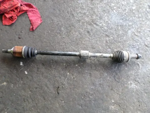 Ημιαξόνιο Εμπρός Δεξί Με ABS για HYUNDAI i30 (2007 - 2012) Ημιαξόνιο Εμπρός Δεξί Με ABS για HYUNDAI i30 (2007 - 2012)