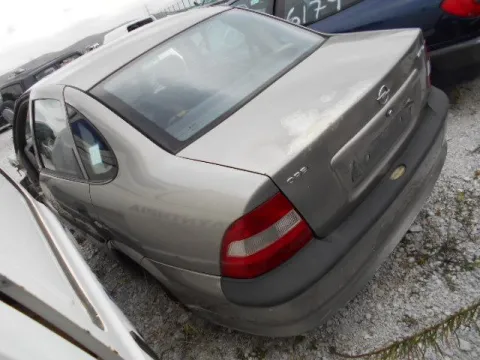 Τροπέτο Αμάξι κομπλέ Χ.Μηχανή με Σασμάν (X16SZR) Έχει Ζαντολάστιχα CONTINENTAL 185/65/14 * για OPEL VECTRA (1996 - 1998) B Hatchback - 5dr 1600 (X16SZR) Petrol 75 *ΔΒ* -  Τροπέτο Αμάξι κομπλέ Χ.Μηχανή με Σασμάν (X16SZR) Έχει Ζαντολάστιχα CONTINENTAL 185/65/14 * για OPEL VECTRA (1996 - 1998) B Hatchback - 5dr 1600 (X16SZR) Petrol 75 *ΔΒ* -