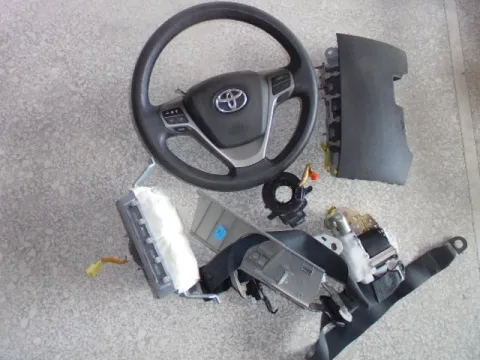 Σετ Αερόσακων Εμπρός (με Ταμπλό) για TOYOTA AVENSIS (2009 - 2012) (T270) *Γ* Σετ Αερόσακων Εμπρός (με Ταμπλό) για TOYOTA AVENSIS (2009 - 2012) (T270) *Γ*