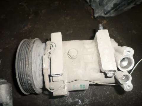Συμπιεστής A-C (Κομπρέσορας) για RENAULT KANGOO (1998 - 2003) (KC) Συμπιεστής A-C (Κομπρέσορας) για RENAULT KANGOO (1998 - 2003) (KC)