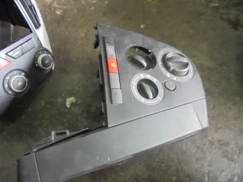 Χειριστήρια Καλοριφέρ Με Κονσόλα για DAIHATSU CUORE (2007 - ) VIII Χειριστήρια Καλοριφέρ Με Κονσόλα για DAIHATSU CUORE (2007 - ) VIII