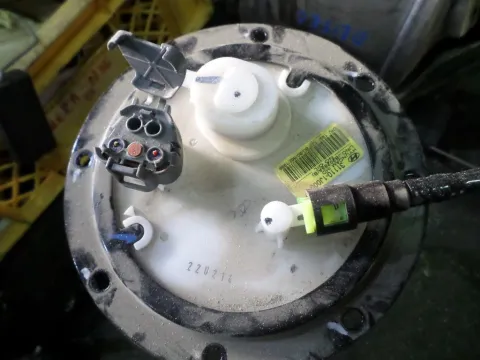 Αντλία Καυσίμου (Τρόμπα Βενζίνης) για HYUNDAI i20 (2012 - ) ( ) Αντλία Καυσίμου (Τρόμπα Βενζίνης) για HYUNDAI i20 (2012 - ) ( )