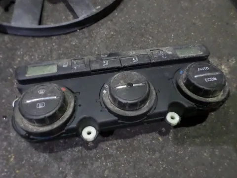 Χειριστήρια Καλοριφέρ για SKODA OCTAVIA (2004 - 2008) 5 (1Z3-5) 1600 (BLF) Petrol 115 FSI , 1600 (BLF) Petrol 115 FSI Χειριστήρια Καλοριφέρ για SKODA OCTAVIA (2004 - 2008) 5 (1Z3-5) 1600 (BLF) Petrol 115 FSI , 1600 (BLF) Petrol 115 FSI