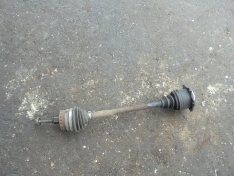 Ημιαξόνιο Εμπρός Δεξί Με ABS για AUDI A4 (1995 - 1998) (8D) Ημιαξόνιο Εμπρός Δεξί Με ABS για AUDI A4 (1995 - 1998) (8D)