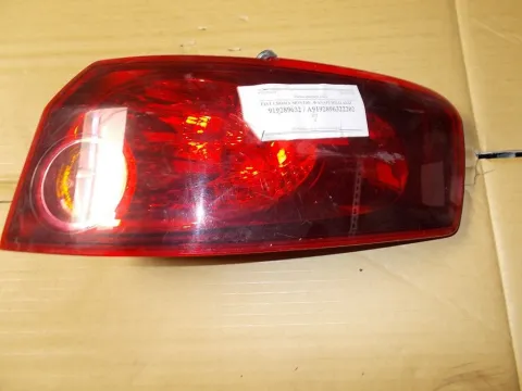 Φανάρι Πίσω Δεξί για FIAT CROMA (2005 - 2007) (194) Φανάρι Πίσω Δεξί για FIAT CROMA (2005 - 2007) (194)