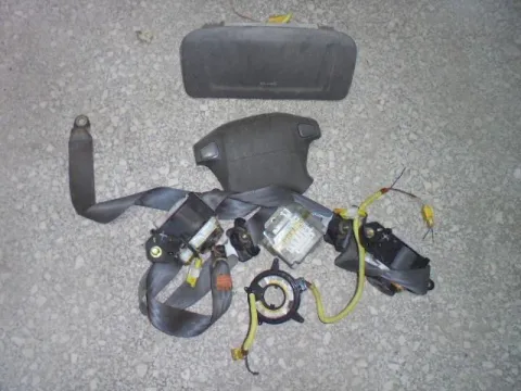 Σετ Αερόσακων Εμπρός (Με Καπάκι) για SUZUKI WAGON R (2000 - 2003) (RB) *Γ* Σετ Αερόσακων Εμπρός (Με Καπάκι) για SUZUKI WAGON R (2000 - 2003) (RB) *Γ*