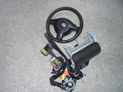 Σετ Αερόσακων Εμπρός (Με Καπάκι) για SEAT LEON (1999 - 2005) (1MZ) *Γ* Σετ Αερόσακων Εμπρός (Με Καπάκι) για SEAT LEON (1999 - 2005) (1MZ) *Γ*