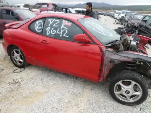 Τροπέτο Αμάξι κομπλέ Δεν Έχει Μηχανή , Σασμάν , Έχει Ζαντολάστιχα 195/55/15 ** Και Έχει Άξοναs Με Δίσκουs για HYUNDAI COUPE (1997- 1999) (RD) *ΔΒ* -  Τροπέτο Αμάξι κομπλέ Δεν Έχει Μηχανή , Σασμάν , Έχει Ζαντολάστιχα 195/55/15 ** Και Έχει Άξοναs Με Δίσκουs για HYUNDAI COUPE (1997- 1999) (RD) *ΔΒ* -