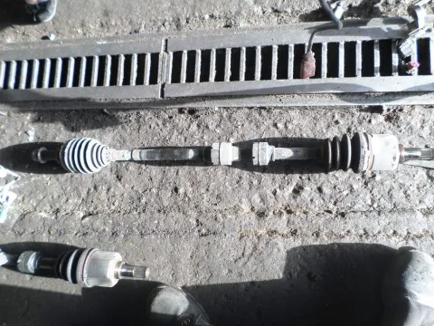 Ημιαξόνιο Εμπρός Δεξί για MITSUBISHI COLT (1999 - 2004) (CJ) Ημιαξόνιο Εμπρός Δεξί για MITSUBISHI COLT (1999 - 2004) (CJ)