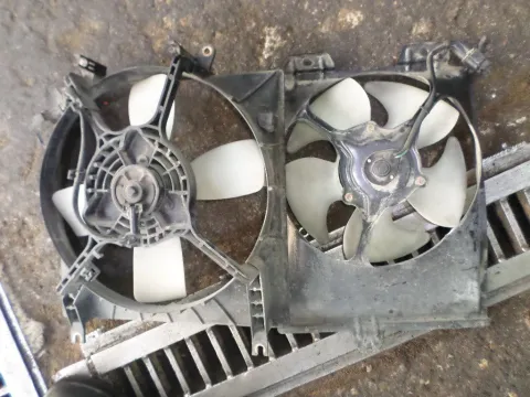 Βεντιλατέρ Ψυγείου Κινητήρα (Νερού) για MITSUBISHI COLT (1999 - 2004) (CJ) **Γ** Βεντιλατέρ Ψυγείου Κινητήρα (Νερού) για MITSUBISHI COLT (1999 - 2004) (CJ) **Γ**