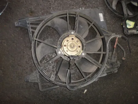 Βεντιλατέρ Ψυγείου Κινητήρα (Νερού) για RENAULT CLIO (2001 - 2005) (BB_) (CB_) **Γ** Βεντιλατέρ Ψυγείου Κινητήρα (Νερού) για RENAULT CLIO (2001 - 2005) (BB_) (CB_) **Γ**