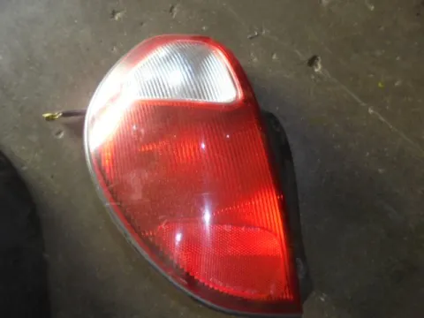 Φανάρι Πίσω Αριστερό για DAIHATSU SIRION (1998 - 2002) Φανάρι Πίσω Αριστερό για DAIHATSU SIRION (1998 - 2002)