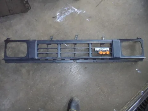 Μάσκα για NISSAN D21 - 720 (1986 - 1997) D21 Μάσκα για NISSAN D21 - 720 (1986 - 1997) D21