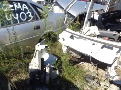 Τροπέτο Αμάξι Κουφάρι Δεν Έχει Μηχανή Και Σασμάν για TOYOTA HI-ACE (1996 - 2006) (XH10) *Δ* -  Τροπέτο Αμάξι Κουφάρι Δεν Έχει Μηχανή Και Σασμάν για TOYOTA HI-ACE (1996 - 2006) (XH10) *Δ* -