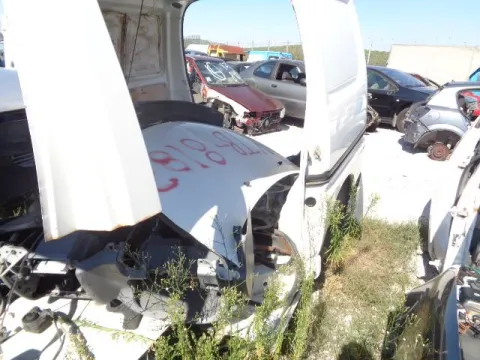 Τροπέτο Αμάξι Κουφάρι Δεν Έχει Μηχανή Και Σασμάν για TOYOTA HI-ACE (1996 - 2006) (XH10) *Δ* -  Τροπέτο Αμάξι Κουφάρι Δεν Έχει Μηχανή Και Σασμάν για TOYOTA HI-ACE (1996 - 2006) (XH10) *Δ* -