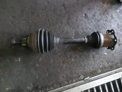 Ημιαξόνιο Εμπρός Δεξί για AUDI A5 (2007 - 2011) (8T) Ημιαξόνιο Εμπρός Δεξί για AUDI A5 (2007 - 2011) (8T)