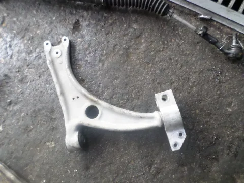 Ψαλίδι Εμπρός Δεξί για VW TIGUAN (2008 - 2012) (5N) Ψαλίδι Εμπρός Δεξί για VW TIGUAN (2008 - 2012) (5N)