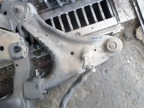 Ψαλίδι Εμπρός Δεξί για DAIHATSU TERIOS (2006 - 2009) (J200) , (2009- ) Ψαλίδι Εμπρός Δεξί για DAIHATSU TERIOS (2006 - 2009) (J200) , (2009- )