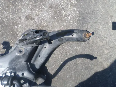 Ψαλίδι Εμπρός Δεξί για FORD FIESTA (2012 - ) Ψαλίδι Εμπρός Δεξί για FORD FIESTA (2012 - )