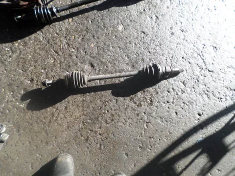 Ημιαξόνιο Εμπρός Αριστερό για TOYOTA YARIS (2006 - 2009) (KL9) Ημιαξόνιο Εμπρός Αριστερό για TOYOTA YARIS (2006 - 2009) (KL9)
