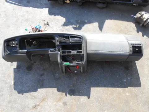 Ταμπλό με Αεροσακο Συνοδηγού για VW PASSAT (1993 - 1996) (3A2 - 35I) Ταμπλό με Αεροσακο Συνοδηγού για VW PASSAT (1993 - 1996) (3A2 - 35I)