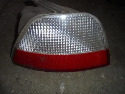 Φανοs Ομιχλης Πίσω Δεξιό για FORD FOCUS (1998 - 2001) Mk1a , (2002 - 2004) Mk1b Φανοs Ομιχλης Πίσω Δεξιό για FORD FOCUS (1998 - 2001) Mk1a , (2002 - 2004) Mk1b