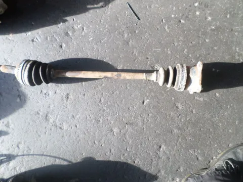 Ημιαξόνιο Πίσω Δεξί για TOYOTA HI-LUX (1998 - 2001) (N140-170) Ημιαξόνιο Πίσω Δεξί για TOYOTA HI-LUX (1998 - 2001) (N140-170)