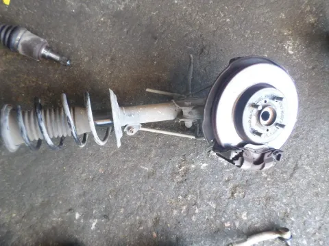 Άκρο Πλήρες Εμπρός Αριστερό Με ABS για TOYOTA YARIS (2009 - 2012) (XP90) Άκρο Πλήρες Εμπρός Αριστερό Με ABS για TOYOTA YARIS (2009 - 2012) (XP90)