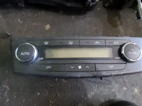Χειριστήρια Καλοριφέρ για TOYOTA AVENSIS (2009 - 2012) (T270) Χειριστήρια Καλοριφέρ για TOYOTA AVENSIS (2009 - 2012) (T270)