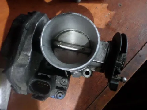 Σώμα Πεταλούδας 058133063m για AUDI A4 (1999 - 2001) (8D) Σώμα Πεταλούδας 058133063m για AUDI A4 (1999 - 2001) (8D)