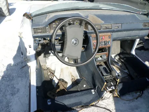 Τροπέτο Εμπρός Δεν Έχει Μηχανή Και Σσμάν ( Έχει A/C) για MERCEDES E - CLASS (1985 - 1993) (W124) *Δ* - 