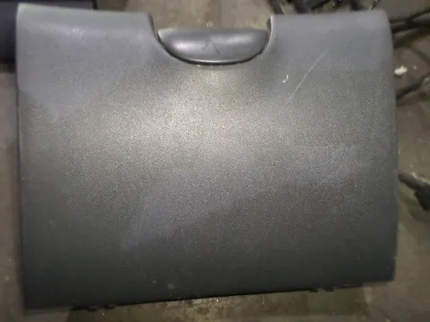 Ντουλαπάκι για TOYOTA YARIS (2003 - 2005) (XP10) Ντουλαπάκι για TOYOTA YARIS (2003 - 2005) (XP10)