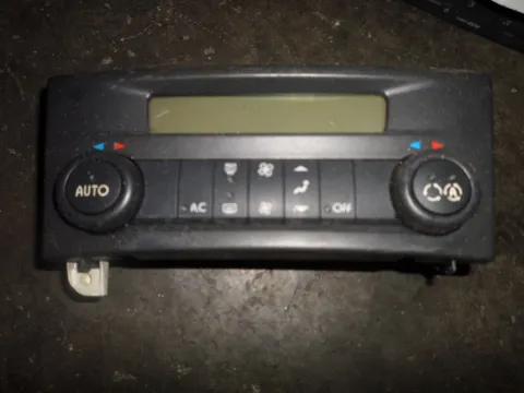 Χειριστήρια Καλοριφέρ 8200264425D για RENAULT LAGUNA (2001 - 2005) (BG) (KG) Χειριστήρια Καλοριφέρ 8200264425D για RENAULT LAGUNA (2001 - 2005) (BG) (KG)