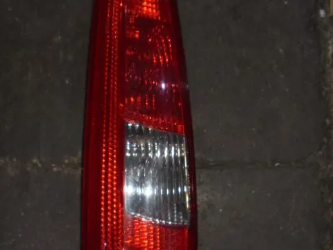 Φανάρι Πίσω Αριστερό (Λίγο Ραγισμένο) για FORD FIESTA (2002 - 2005) Mk5a Φανάρι Πίσω Αριστερό (Λίγο Ραγισμένο) για FORD FIESTA (2002 - 2005) Mk5a