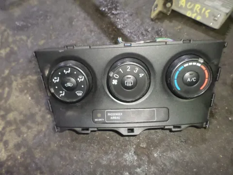 Χειριστήρια Καλοριφέρ για TOYOTA AURIS (2009 - 2013) Χειριστήρια Καλοριφέρ για TOYOTA AURIS (2009 - 2013)