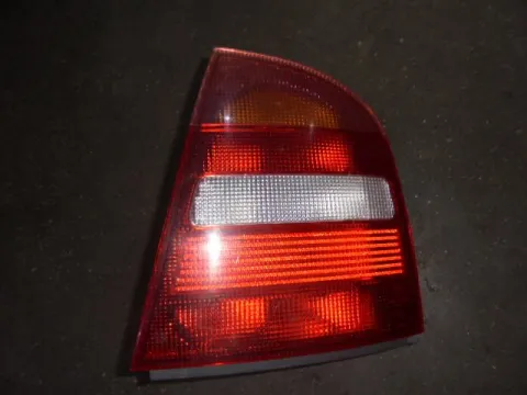 Φανάρι Πίσω Δεξί για SKODA OCTAVIA (1997 - 2000) 4 (1U2-5) Hatchback - 5dr Φανάρι Πίσω Δεξί για SKODA OCTAVIA (1997 - 2000) 4 (1U2-5) Hatchback - 5dr