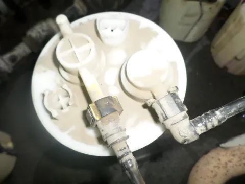 Αντλία Καυσίμου (Τρόμπα Βενζίνης) για TOYOTA AVENSIS (2003 - 2006) (T250) Αντλία Καυσίμου (Τρόμπα Βενζίνης) για TOYOTA AVENSIS (2003 - 2006) (T250)