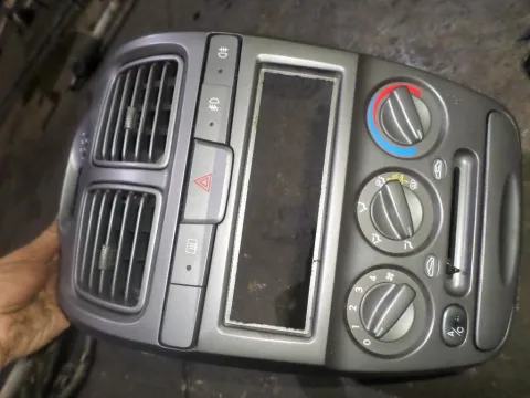 Χειριστήρια Καλοριφέρ Με Κονσόλα για HYUNDAI ACCENT (1999 - 2002) (CG) (LC) Χειριστήρια Καλοριφέρ Με Κονσόλα για HYUNDAI ACCENT (1999 - 2002) (CG) (LC)